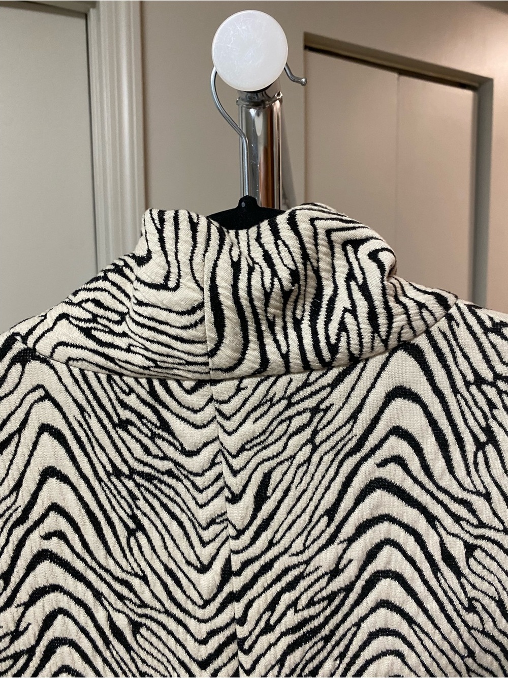 Calvin Klein Black and White Zebra Print Short Sleeve Dress - Picture 12 of 13